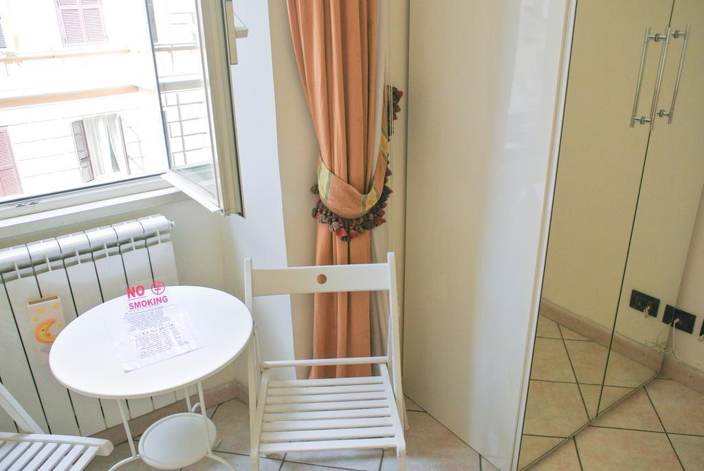 Appartamento Larisarooms Roma Habitación foto